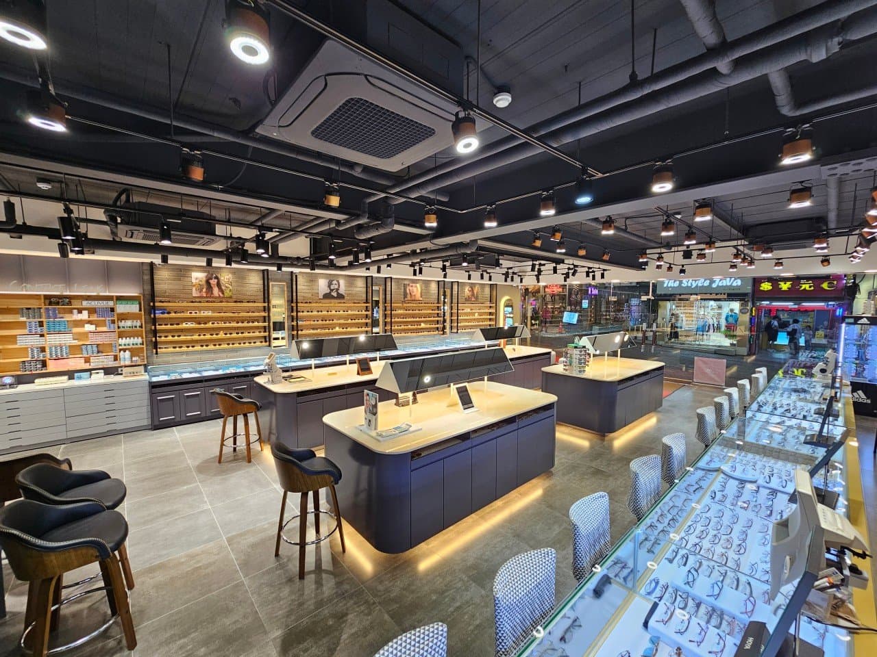 GANA OPTICAL Myeongdong · 照片 2