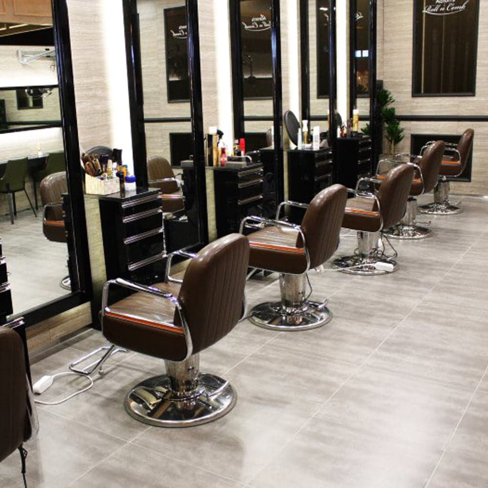 Aaron's Roll n Comb Hair Salon · 照片 8